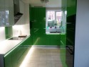lakovaná MDF - zelený + bílý lesk, zadní stěna sklo